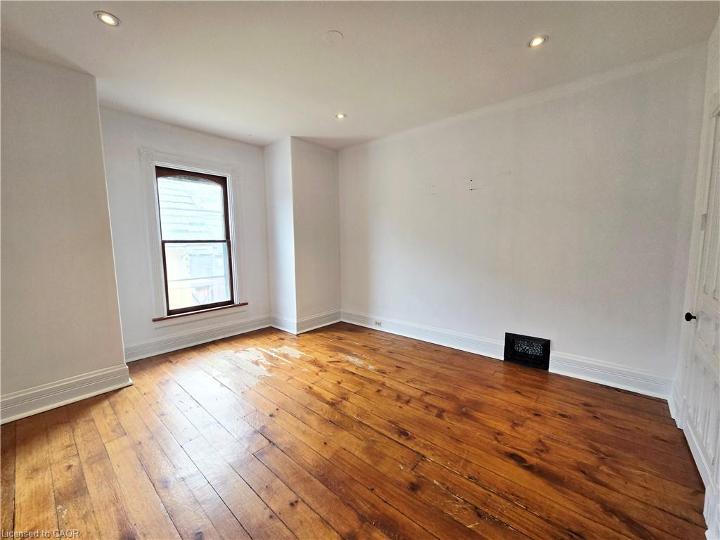 7 Ontario Street Property Photo 17