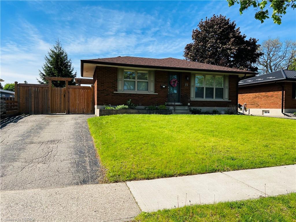 15 Blueridge Crescent Property Photo 2