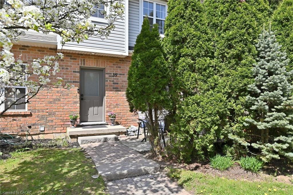 35-1085 Harrogate Drive Property Photo 4