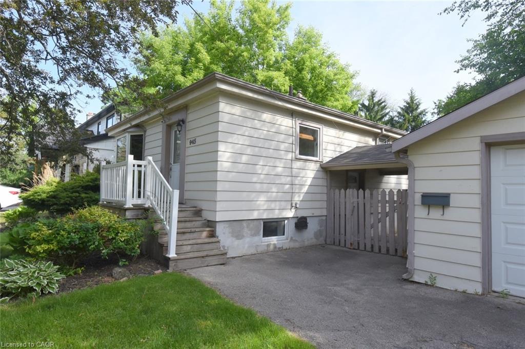 945 Glen View Avenue Property Photo 2