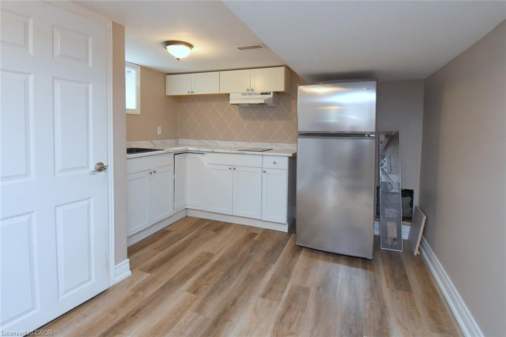 945 Glen View Avenue Property Photo 18
