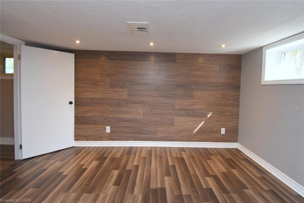 945 Glen View Avenue Property Photo 22