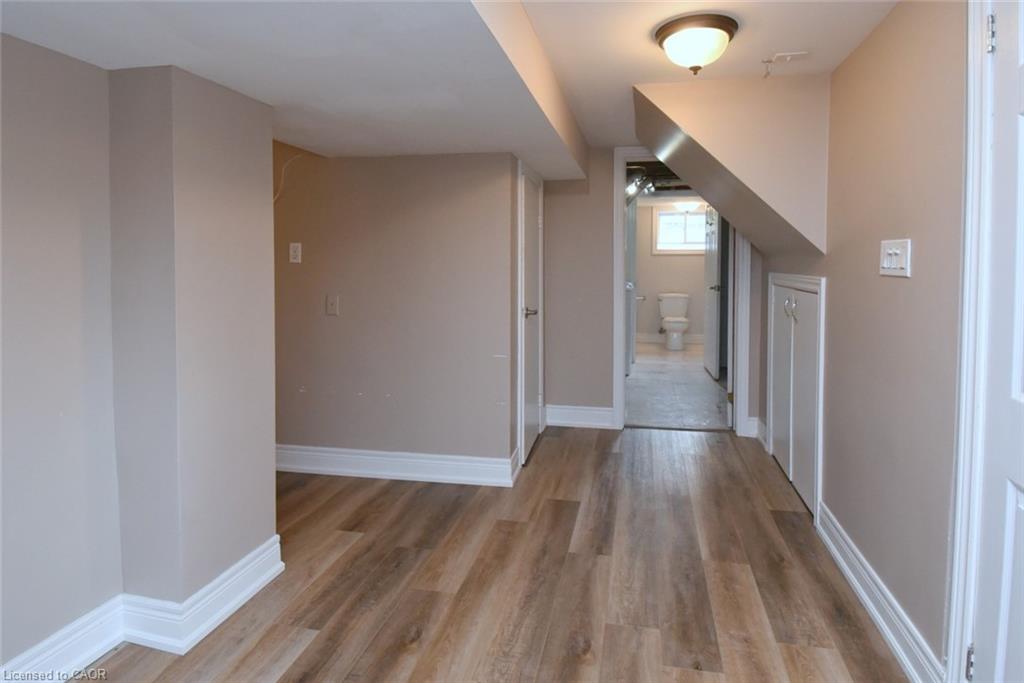 945 Glen View Avenue Property Photo 25
