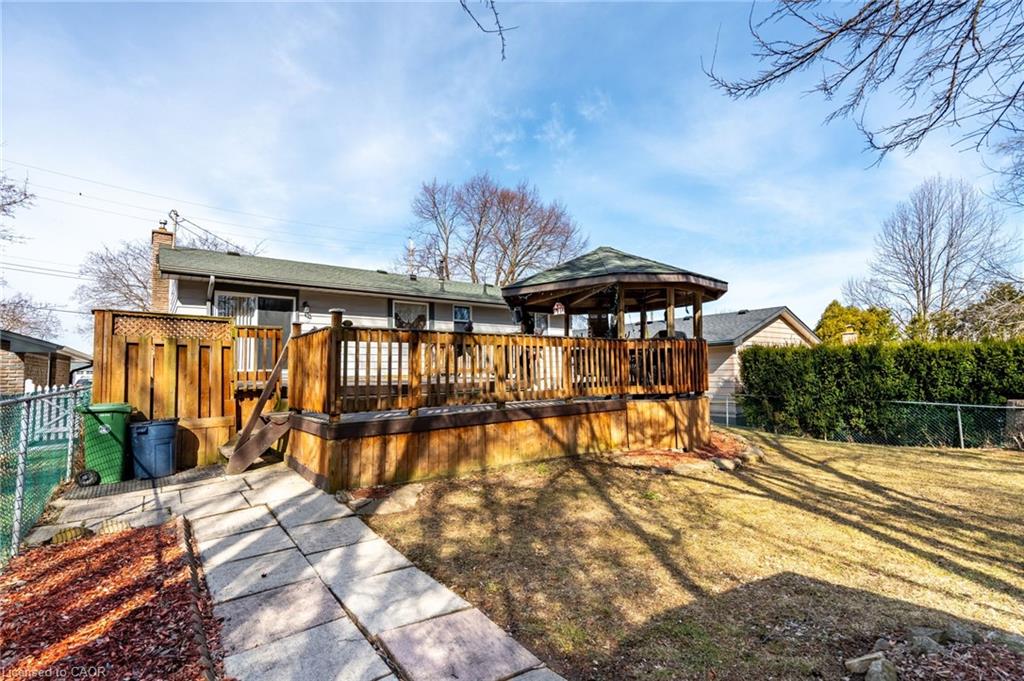 75 Hanover Place Property Photo 40