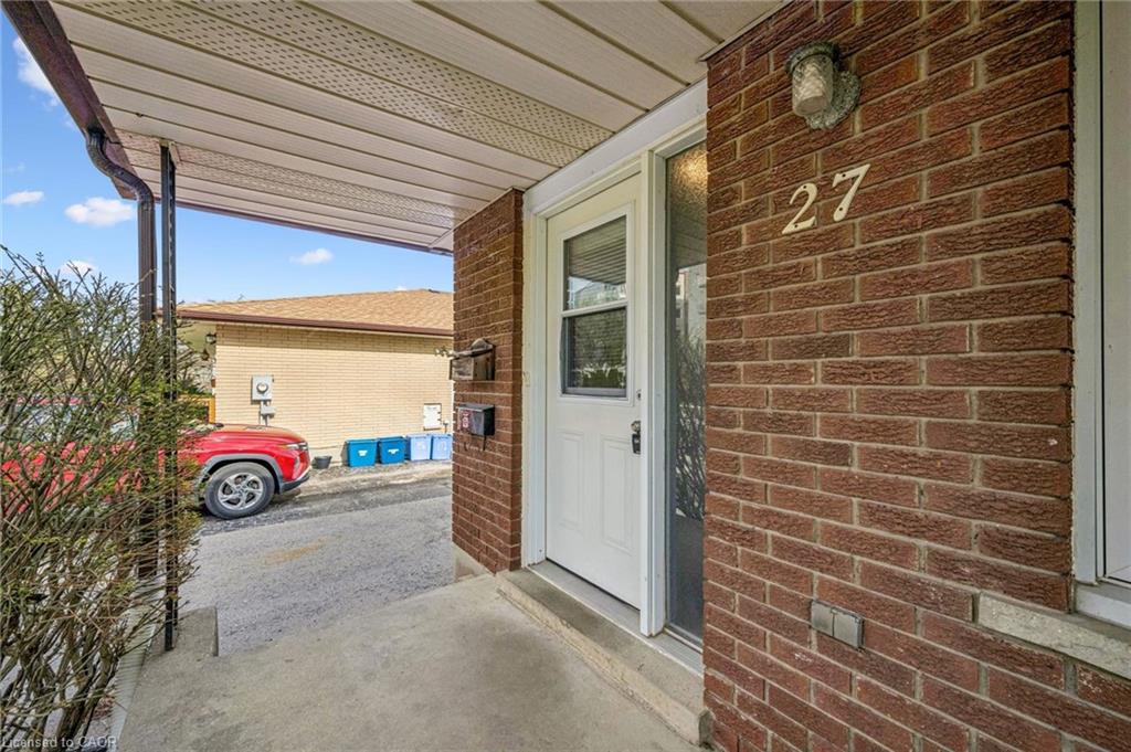 27 Vicmount Drive Property Photo 4