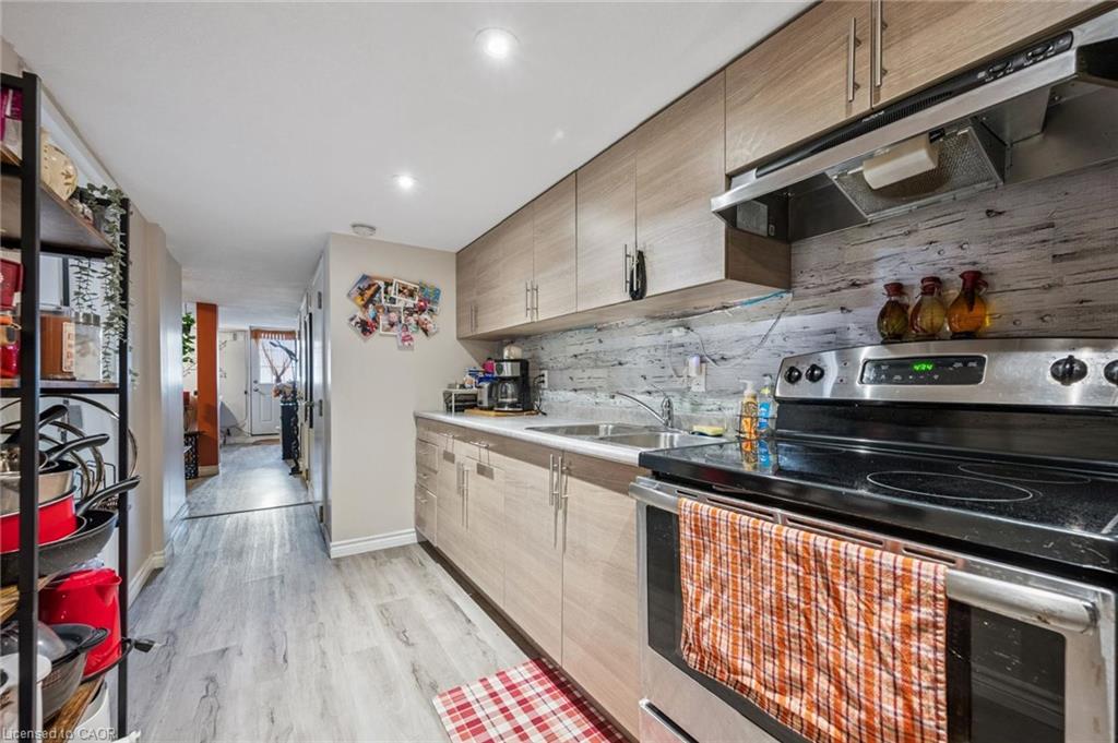 27 Vicmount Drive Property Photo 29