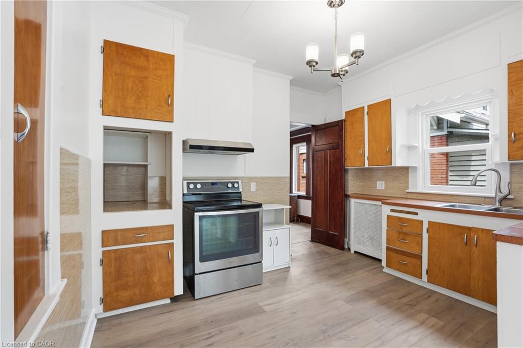 167 Balmoral Avenue S Property Photo 10
