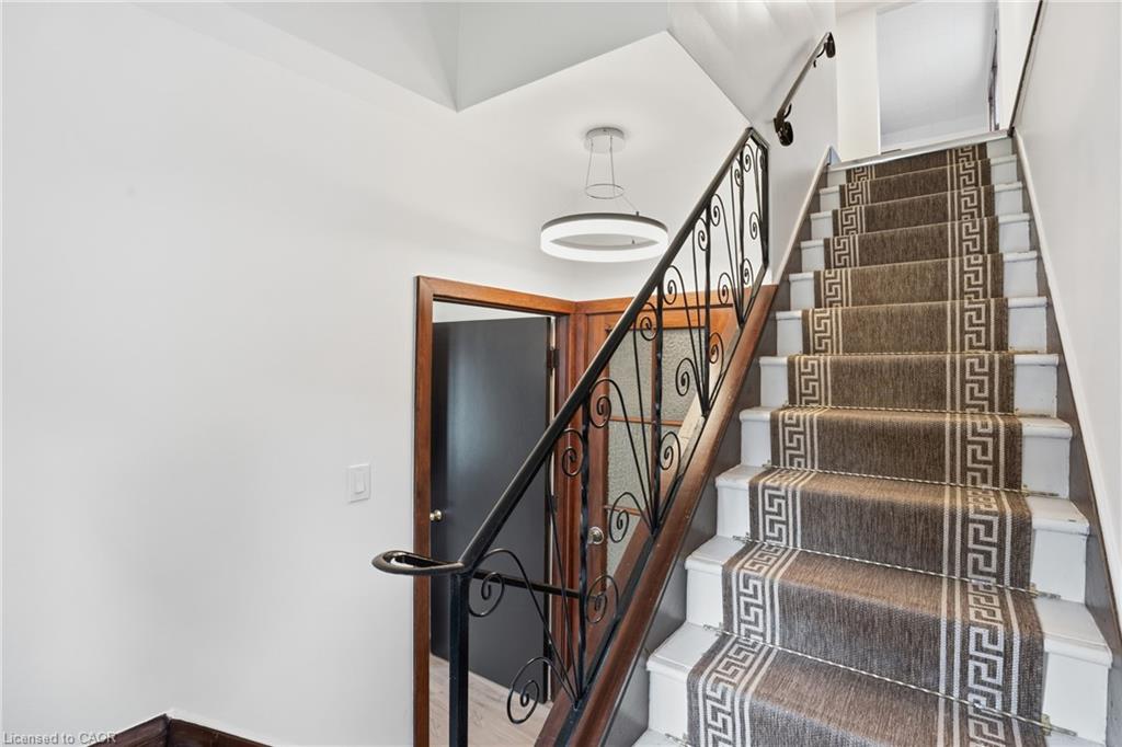 167 Balmoral Avenue S Property Photo 23