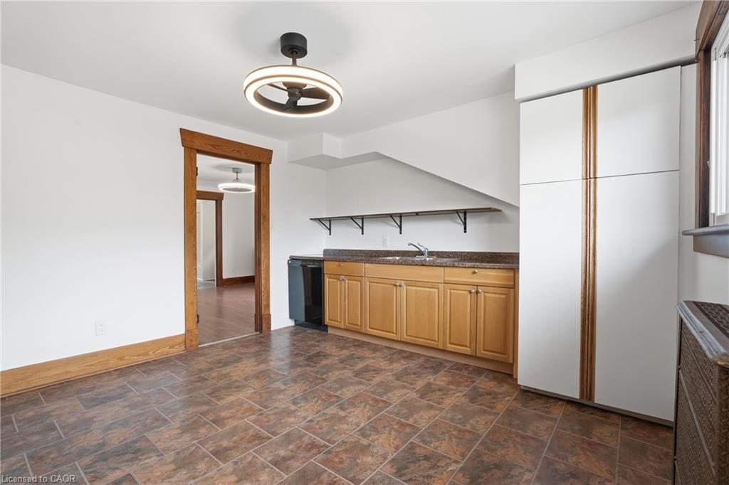 167 Balmoral Avenue S Property Photo 31