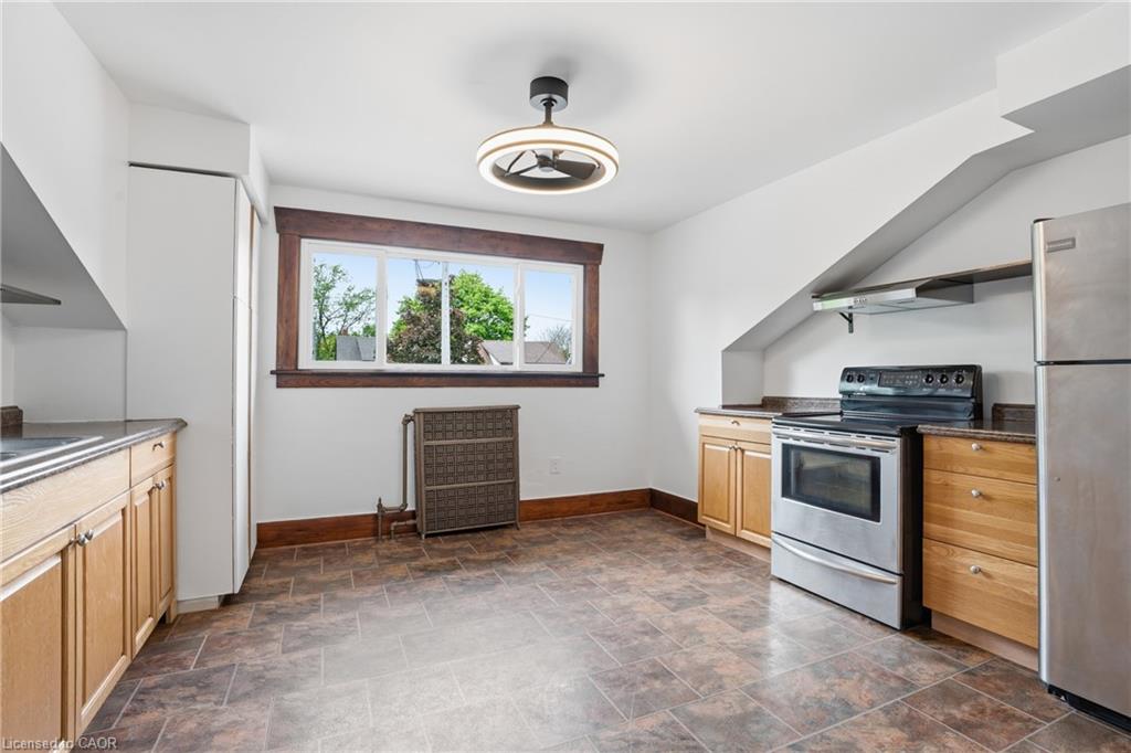 167 Balmoral Avenue S Property Photo 33