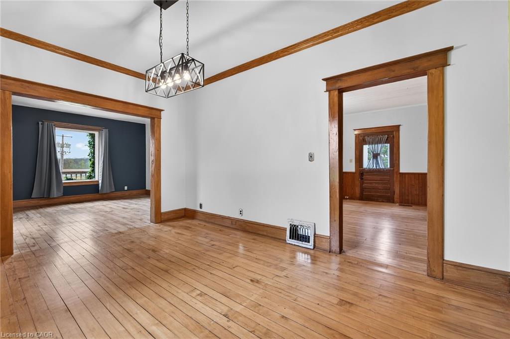 1054 Townline Road E Property Photo 13