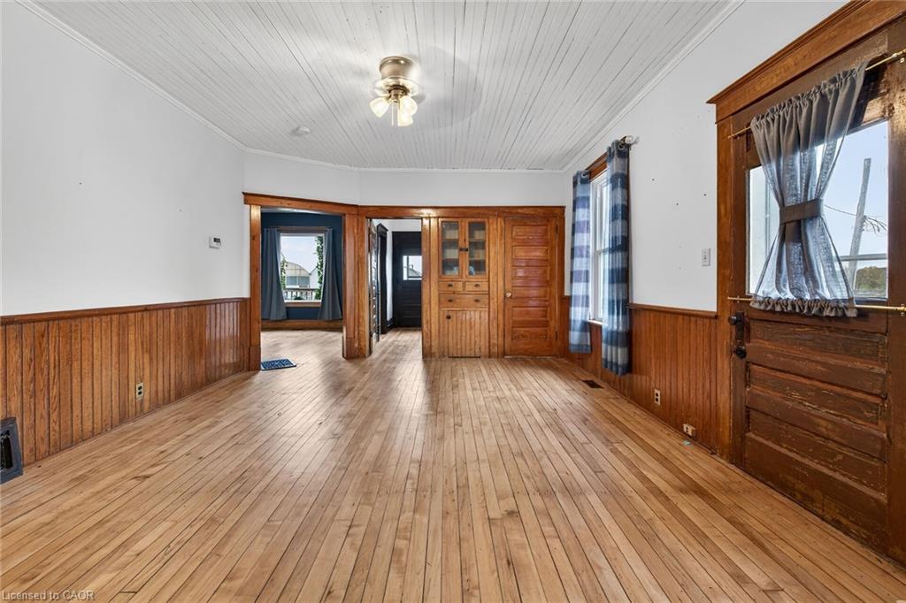 1054 Townline Road E Property Photo 15