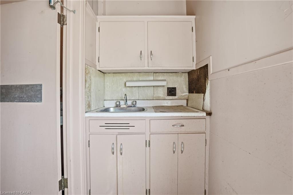 50-52 & 54 Park Road N Property Photo 39