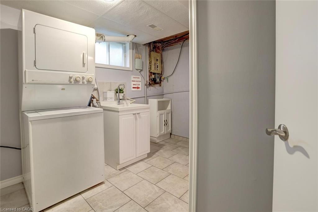 463 Blathwayte Lane Property Photo 38