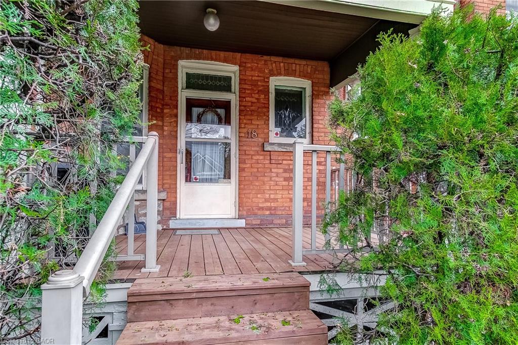 18 Fairleigh Crescent Property Photo 4
