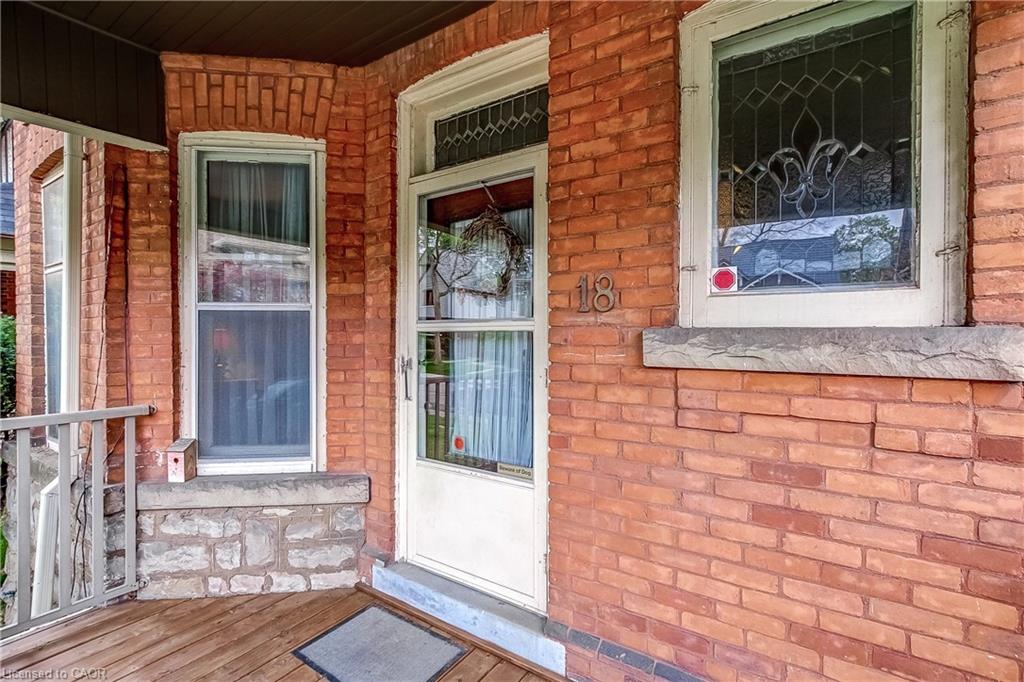 18 Fairleigh Crescent Property Photo 5