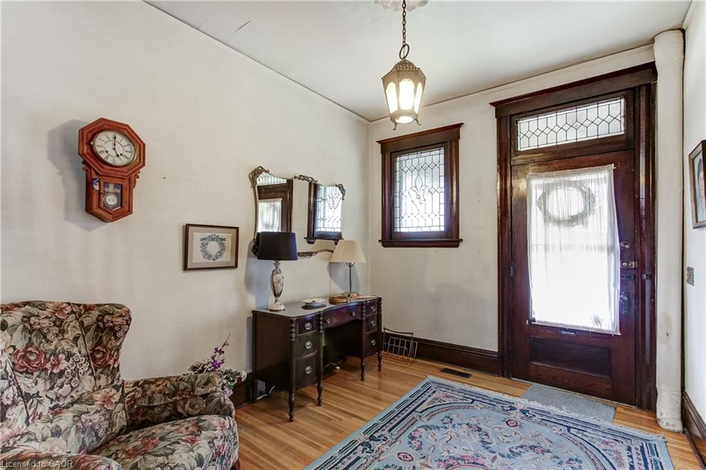 18 Fairleigh Crescent Property Photo 6