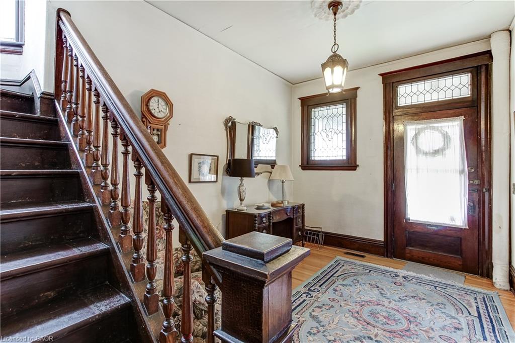 18 Fairleigh Crescent Property Photo 8