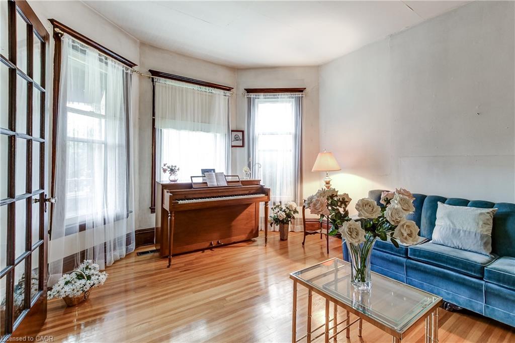 18 Fairleigh Crescent Property Photo 12