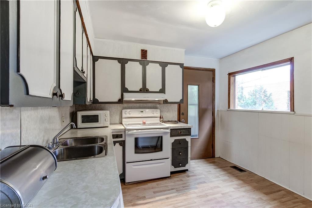 18 Fairleigh Crescent Property Photo 16