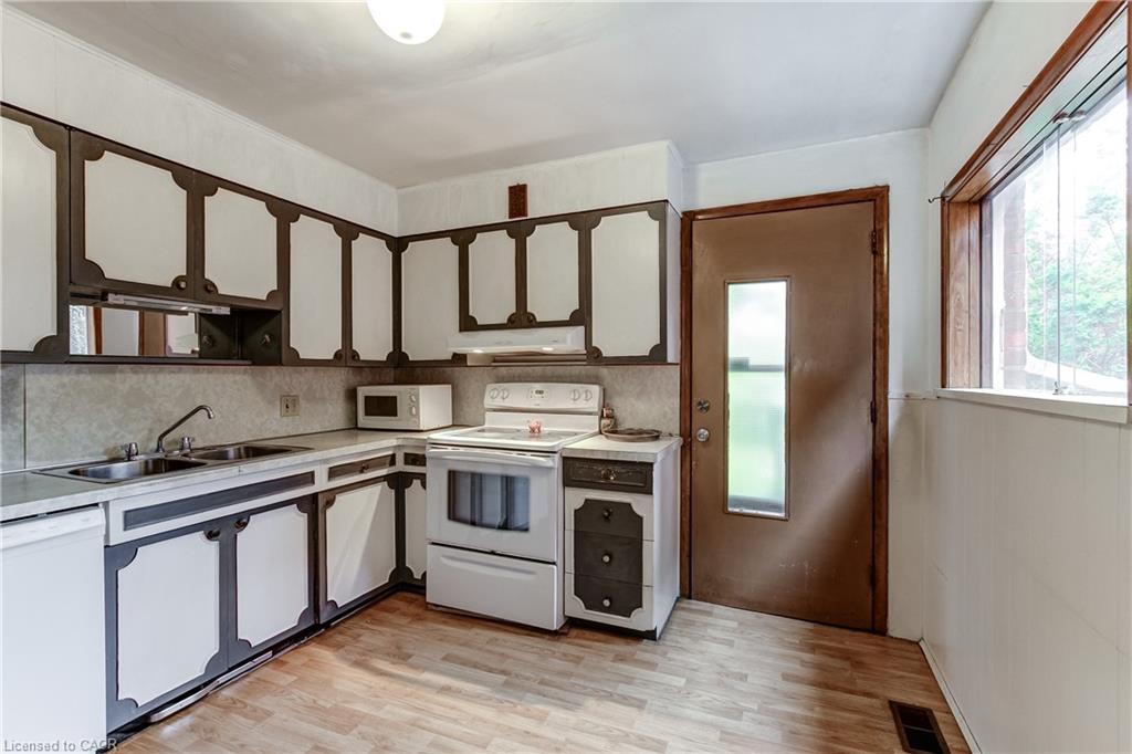 18 Fairleigh Crescent Property Photo 17