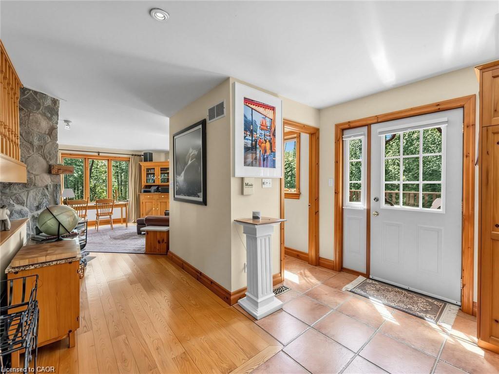 4911 Eighth Line Property Photo 4