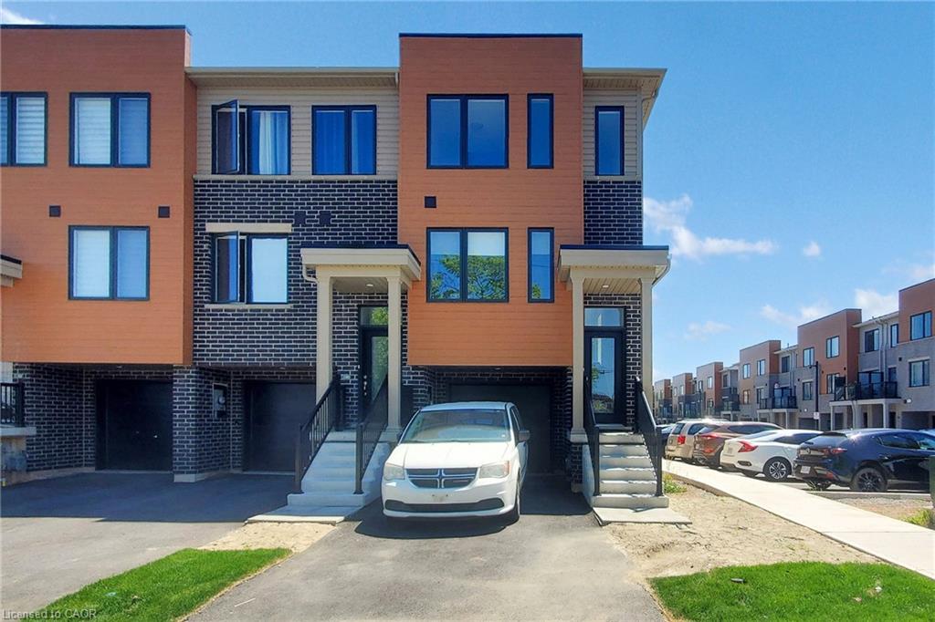 2 Reid Avenue N Property Photo 1