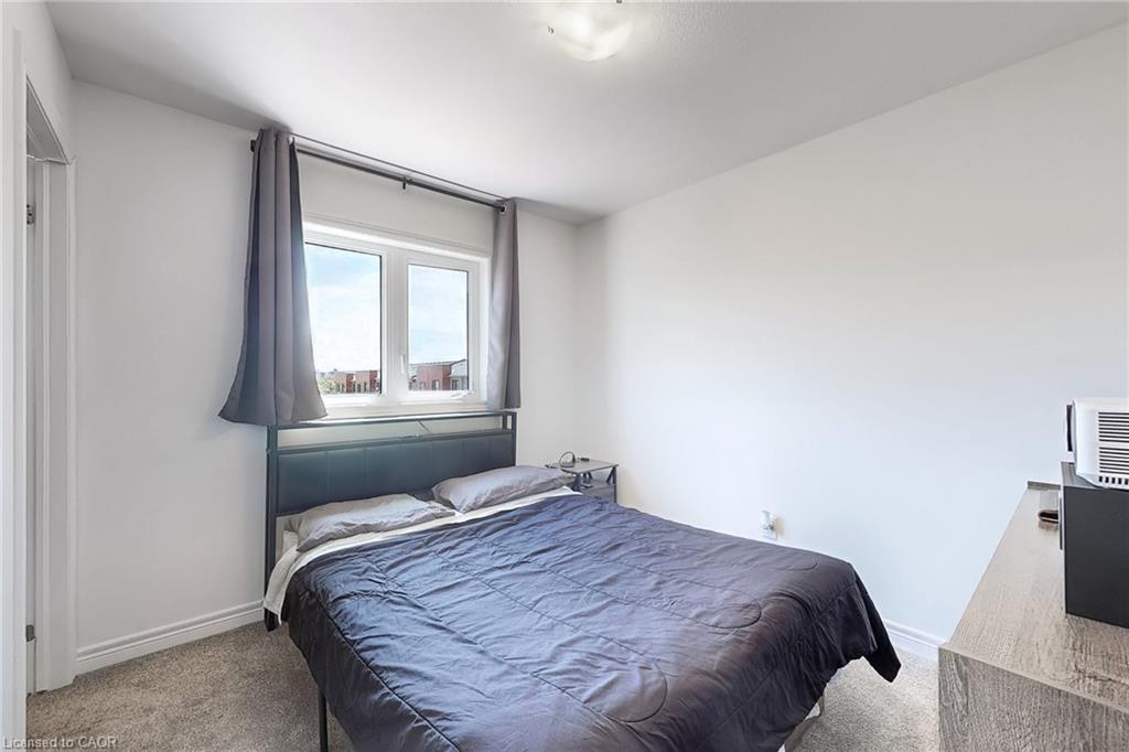 2 Reid Avenue N Property Photo 14