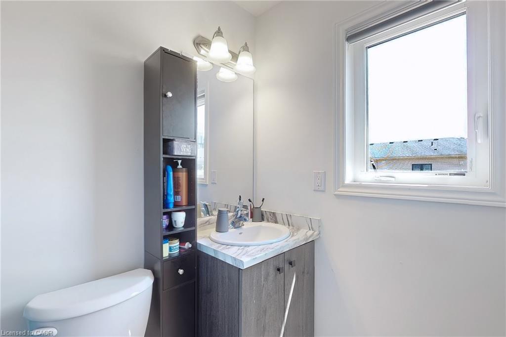 2 Reid Avenue N Property Photo 17