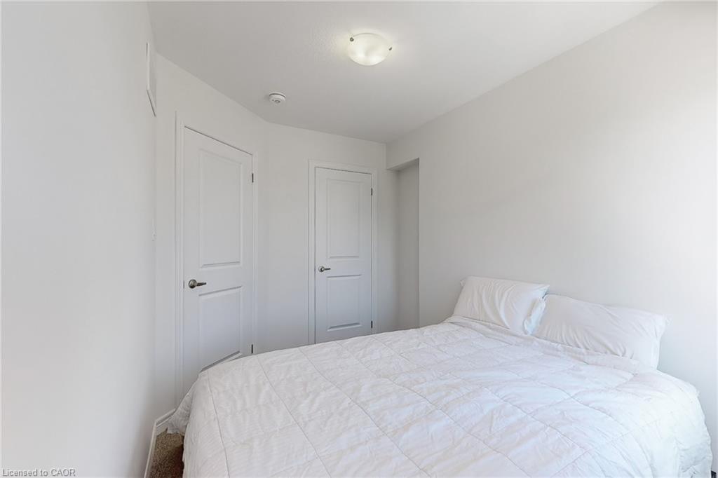 2 Reid Avenue N Property Photo 19