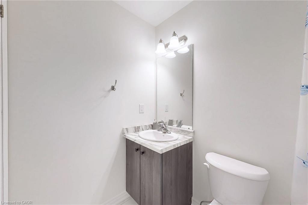 2 Reid Avenue N Property Photo 23