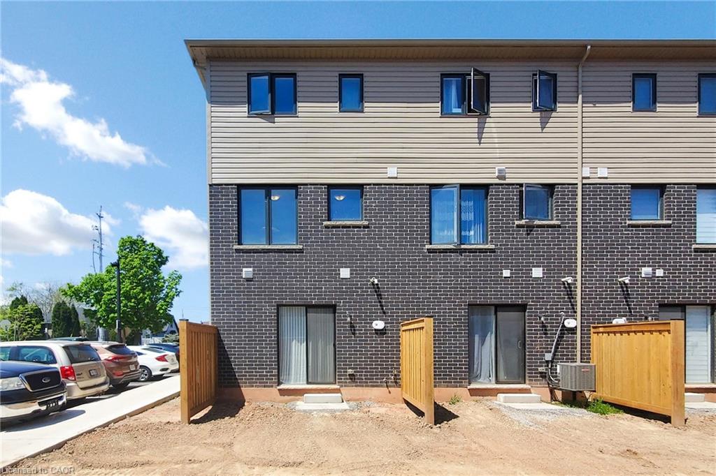2 Reid Avenue N Property Photo 24