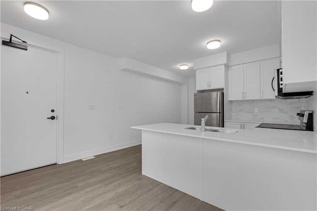 61-99 Roger Street Property Photo 8