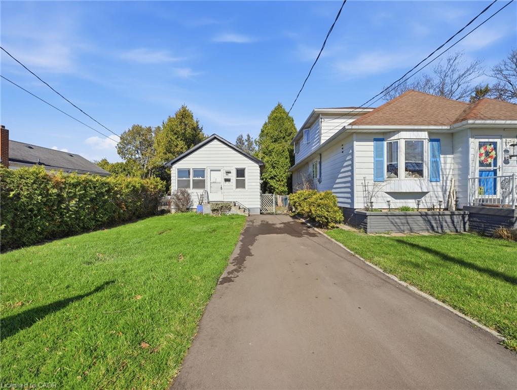 86 Adair Avenue S Property Photo 2