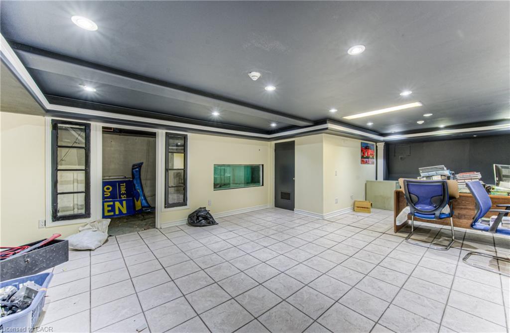 105-105 Hespeler Road Property Photo 4