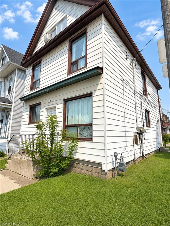 518 Cannon Street E Property Photo 2