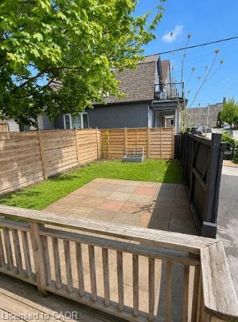 518 Cannon Street E Property Photo 7