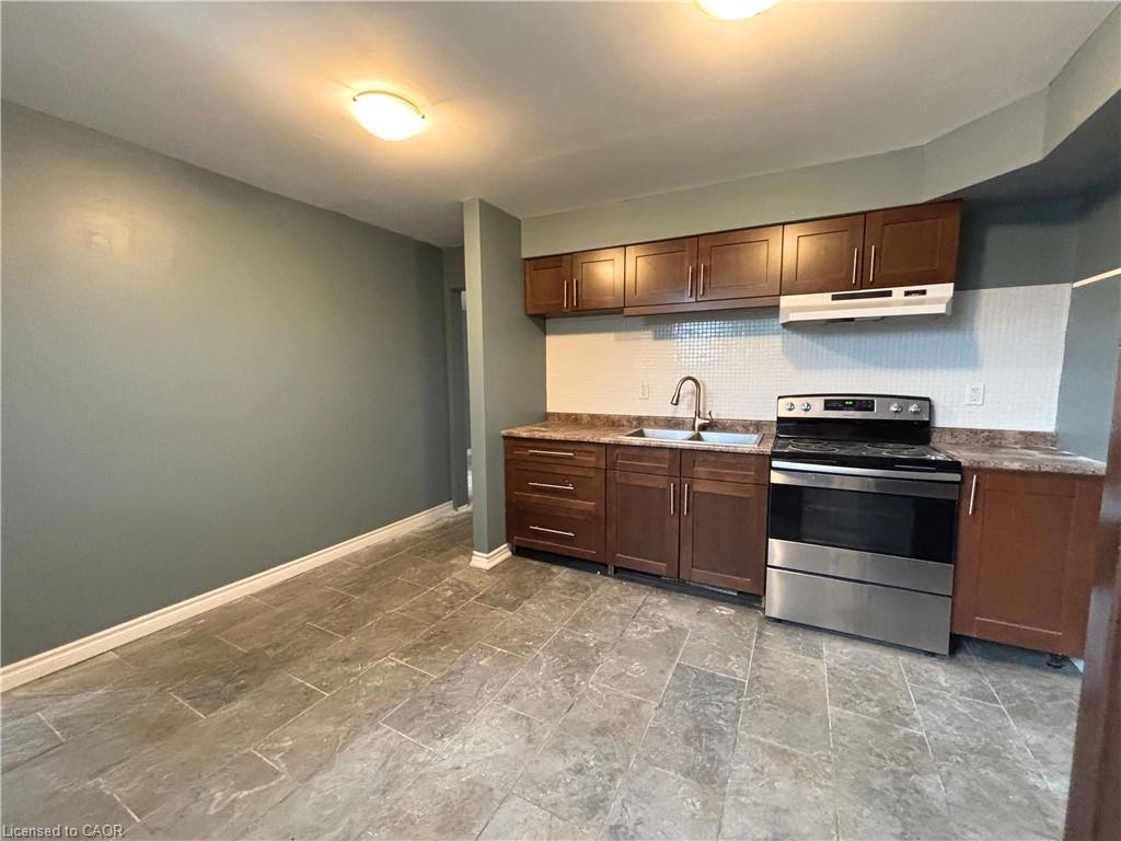 518 Cannon Street E Property Photo 11