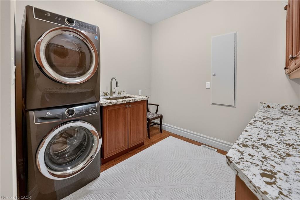 353 Station Street Property Photo 7
