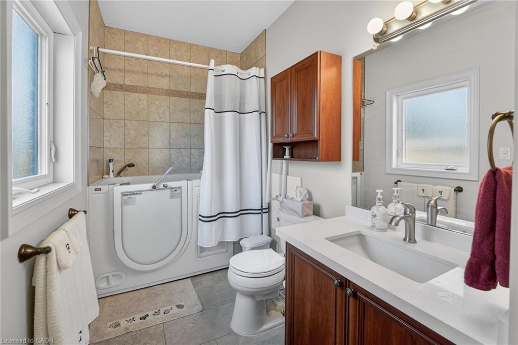 353 Station Street Property Photo 12