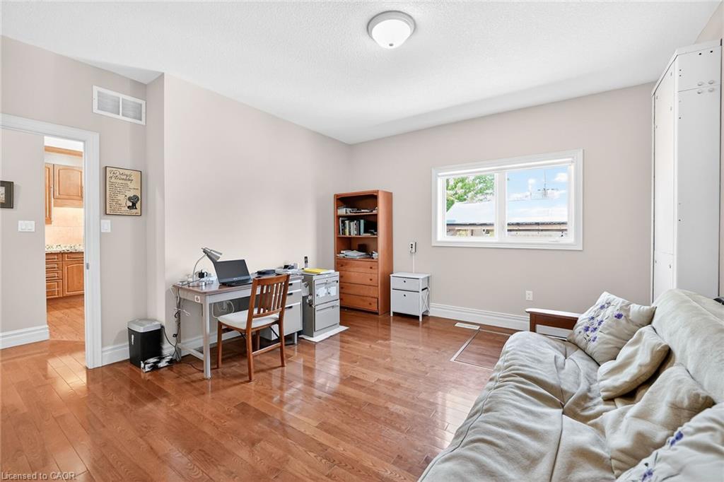 353 Station Street Property Photo 13