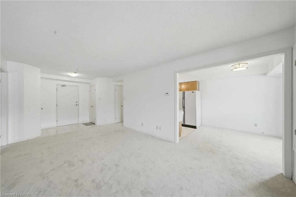303-416 Limeridge Road E Property Photo 5