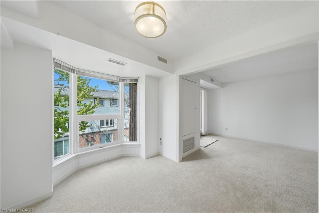 303-416 Limeridge Road E Property Photo 10