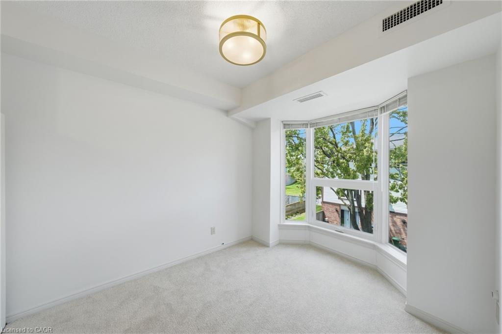303-416 Limeridge Road E Property Photo 11