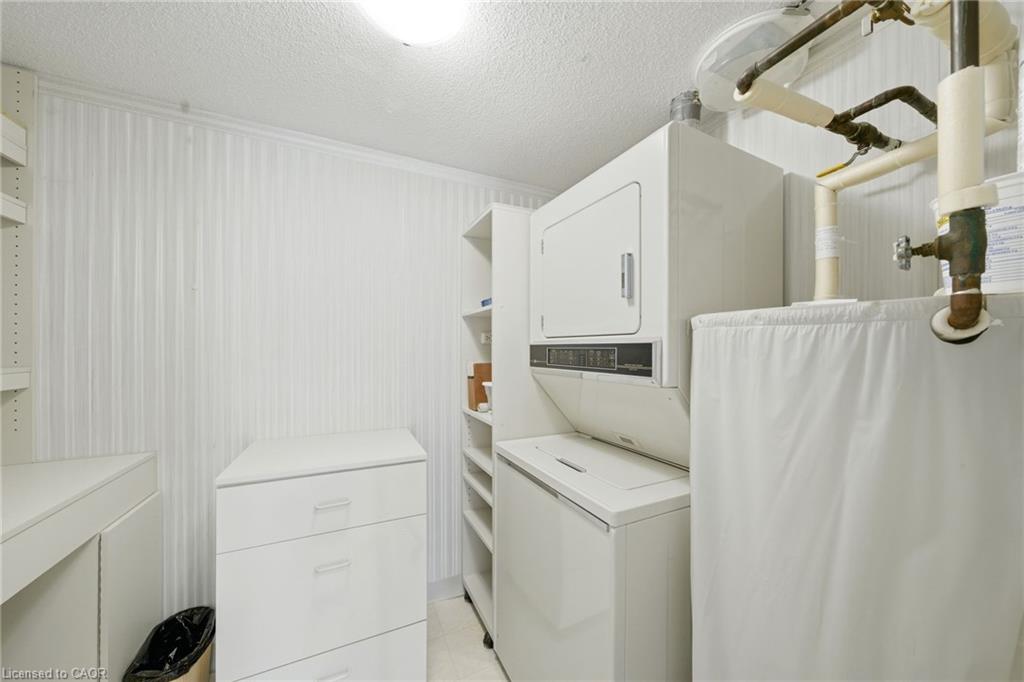 303-416 Limeridge Road E Property Photo 14