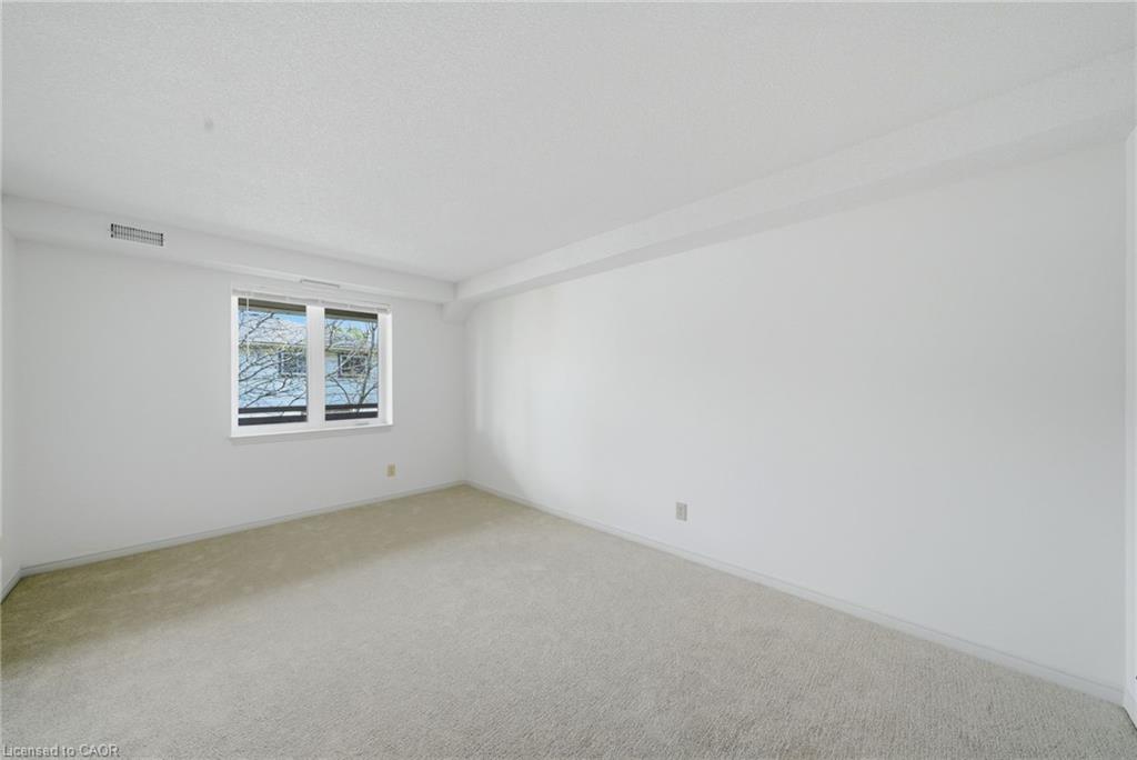 303-416 Limeridge Road E Property Photo 16