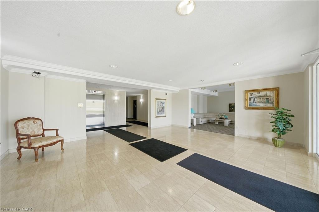 303-416 Limeridge Road E Property Photo 27