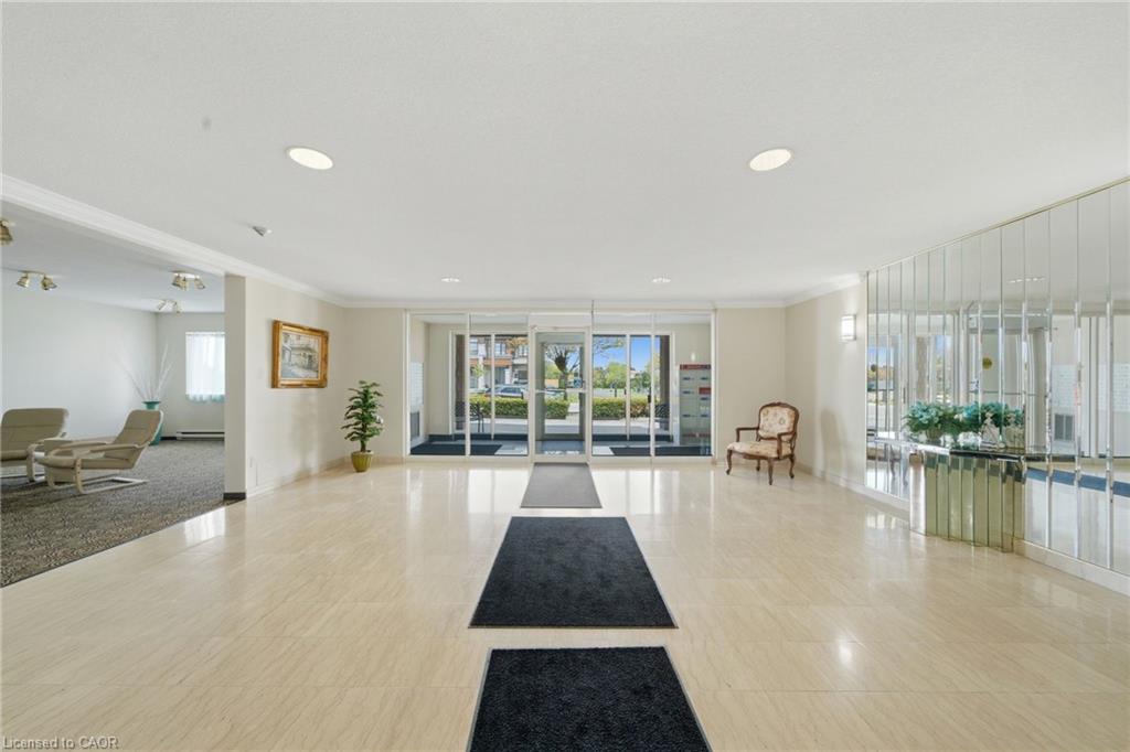 303-416 Limeridge Road E Property Photo 28