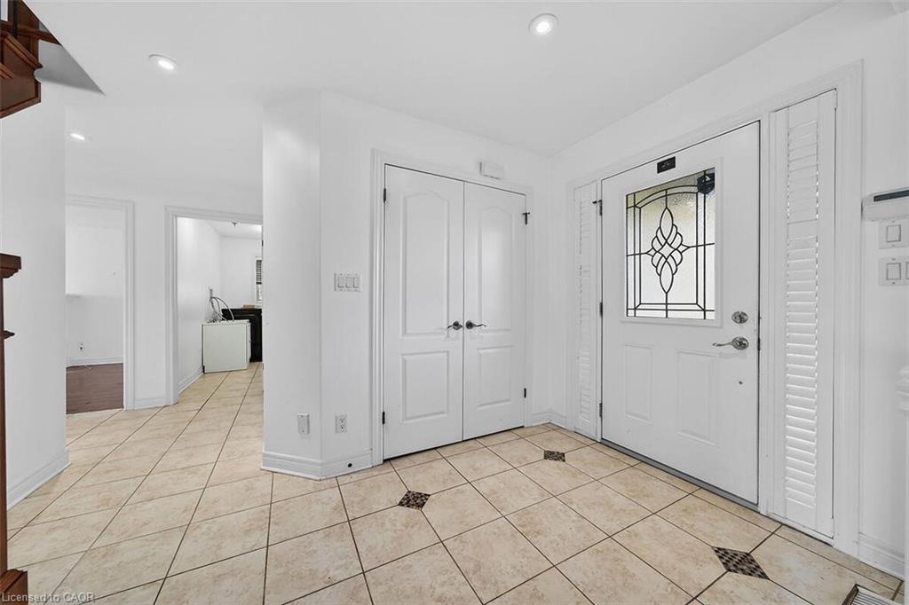 9128 Hendershot Boulevard Property Photo 4