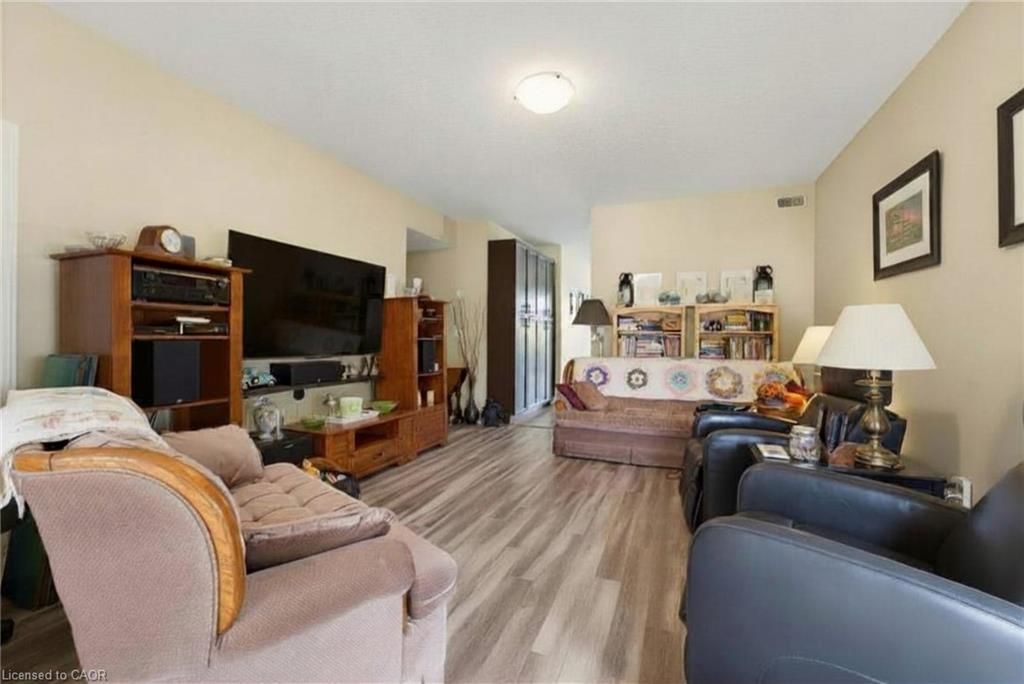 185 Wedgewood Drive Property Photo 8